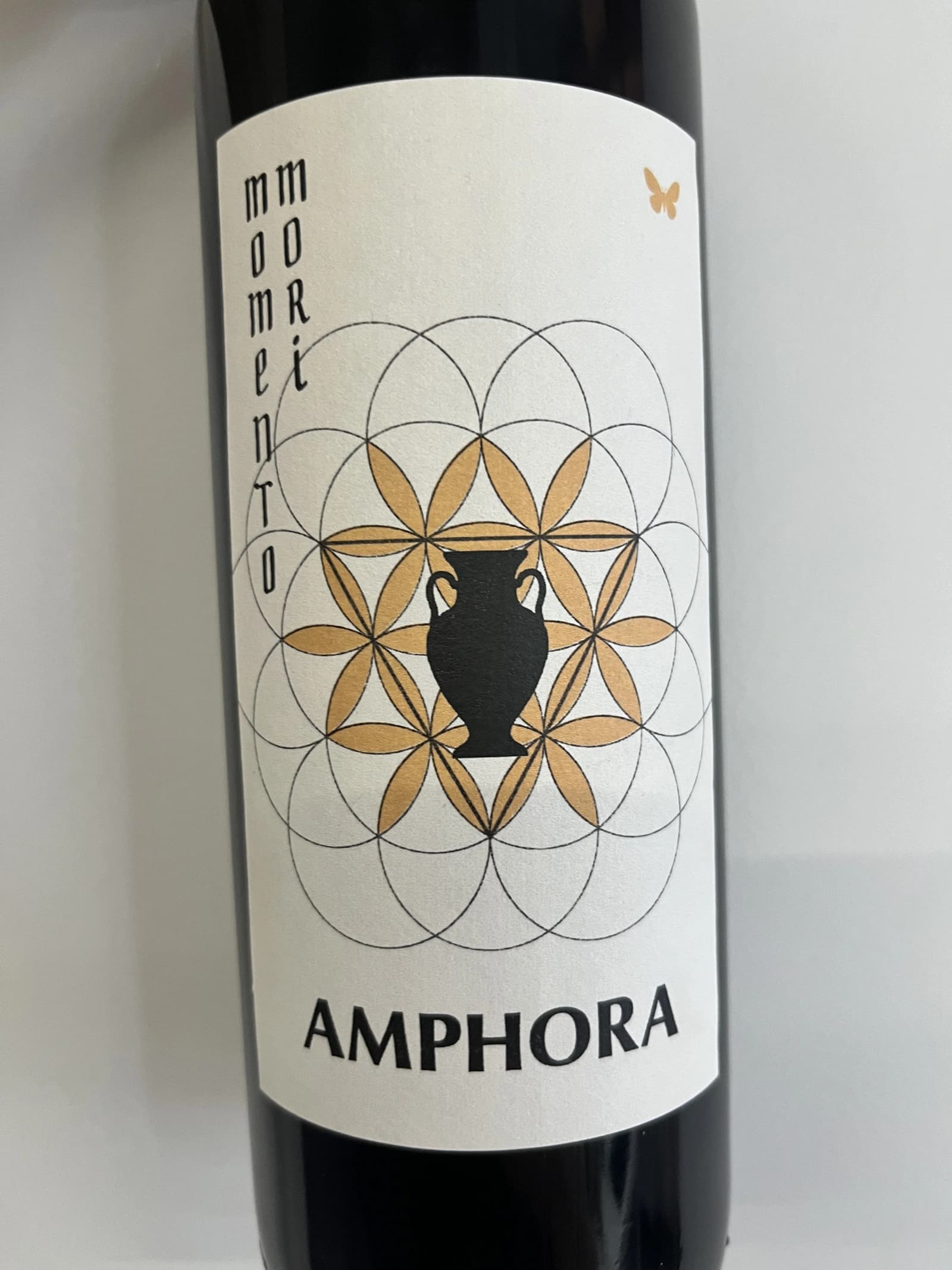 Momento Mori Amphora 2021